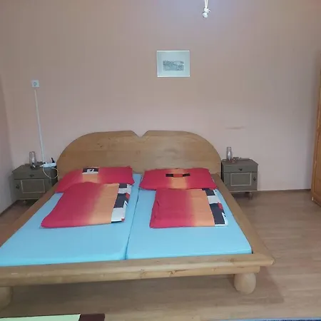 Schoenes In Mit Sehr Grossen Pool Holiday home Balatonbereny