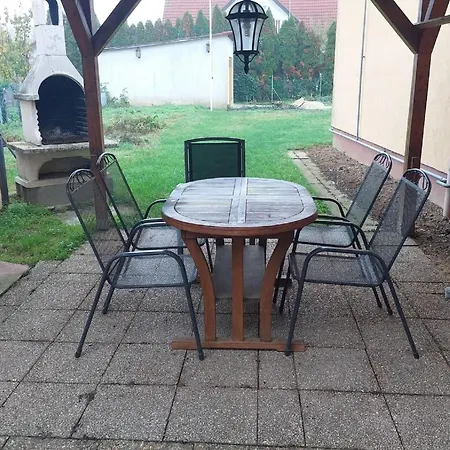 Holiday home Schoenes In Mit Sehr Grossen Pool *