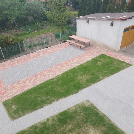度假居 Schoenes In Mit Sehr Grossen Pool *